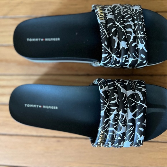 Tommy Hilfiger Womens Bleci Rubber Summer Slides Sandals Slip On Size 9 - Picture 3 of 6